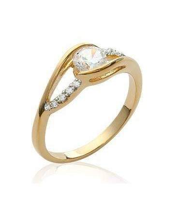 Bague plaqué or monture un solitaire 