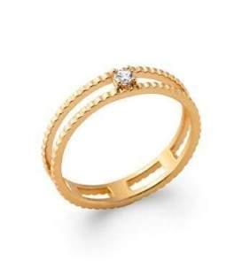 Petite bague incrustée de zirconium plaqué or