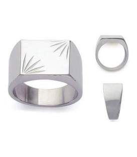 Grosse bague chevalière rectangulaire acier gravé stylisé 